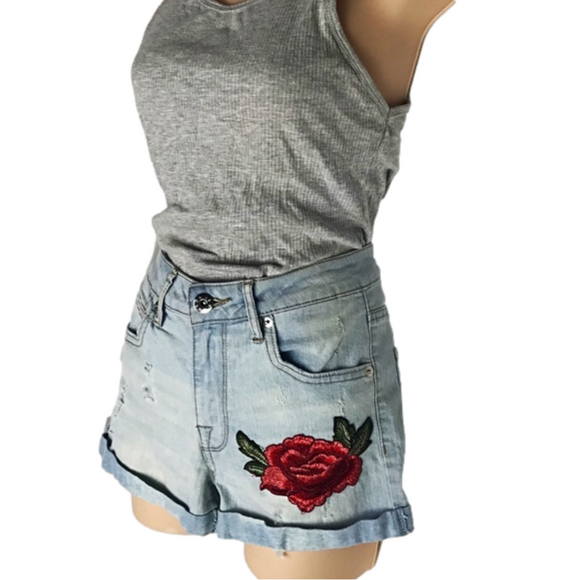 U2B - Urban Basics - Distressed Jean Shorts - Picture 3 of 10